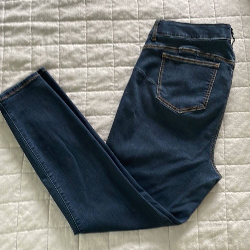 Torrid Bombshell Skinny dark wash jeans size 18R like new